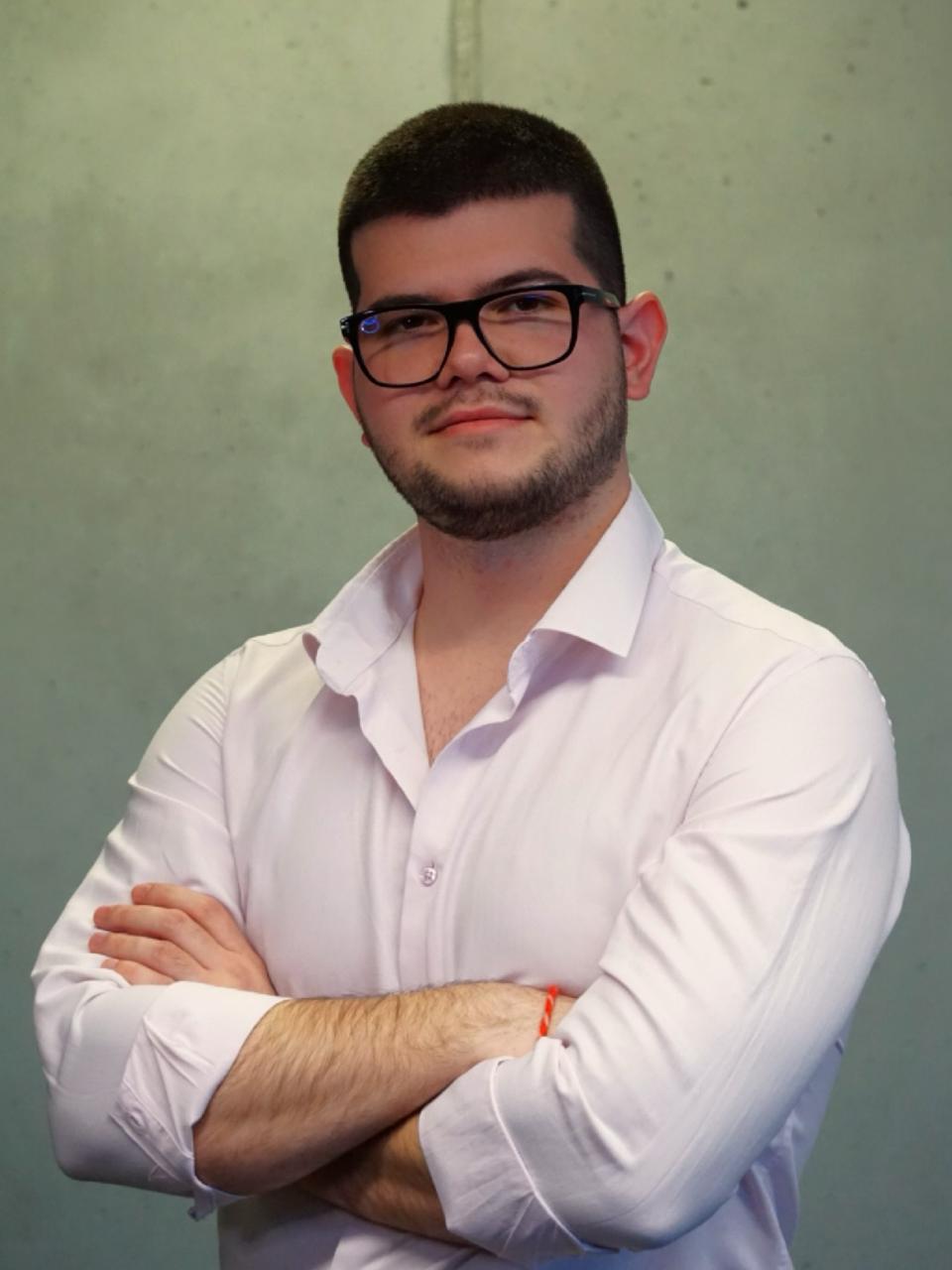 Anton Maksimov